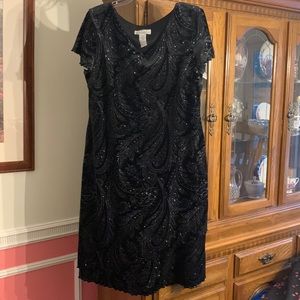 Black short sleeve glitter paisley dress